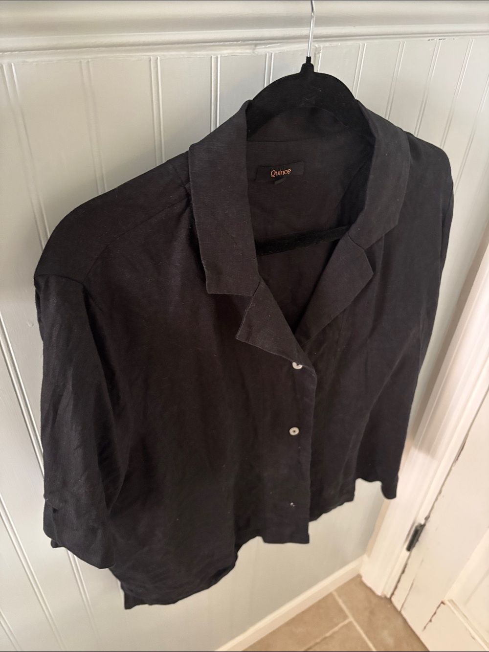 Quince Women’s Short-Sleeve Button-Down Crop Shirt in Black - Picture 3 of 4